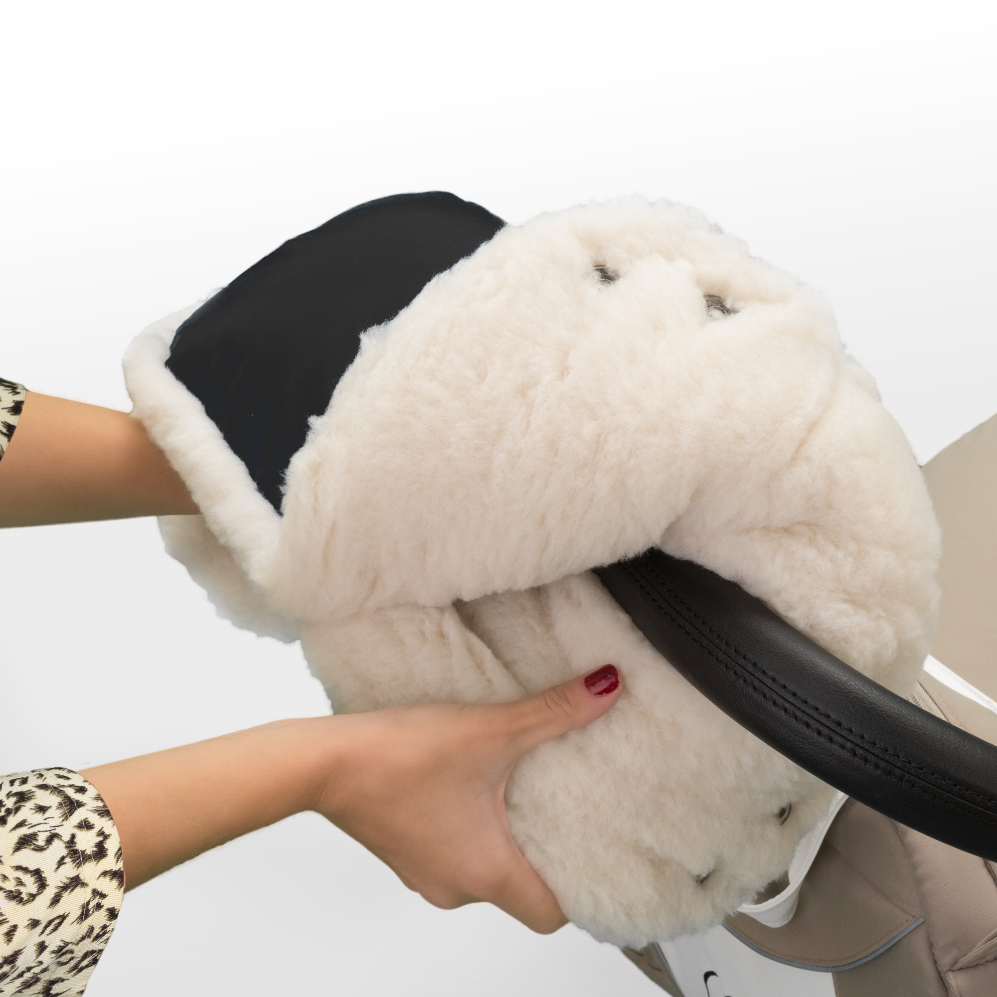 Муфта для рук на коляску Esspero Soft Fur. Фото N2